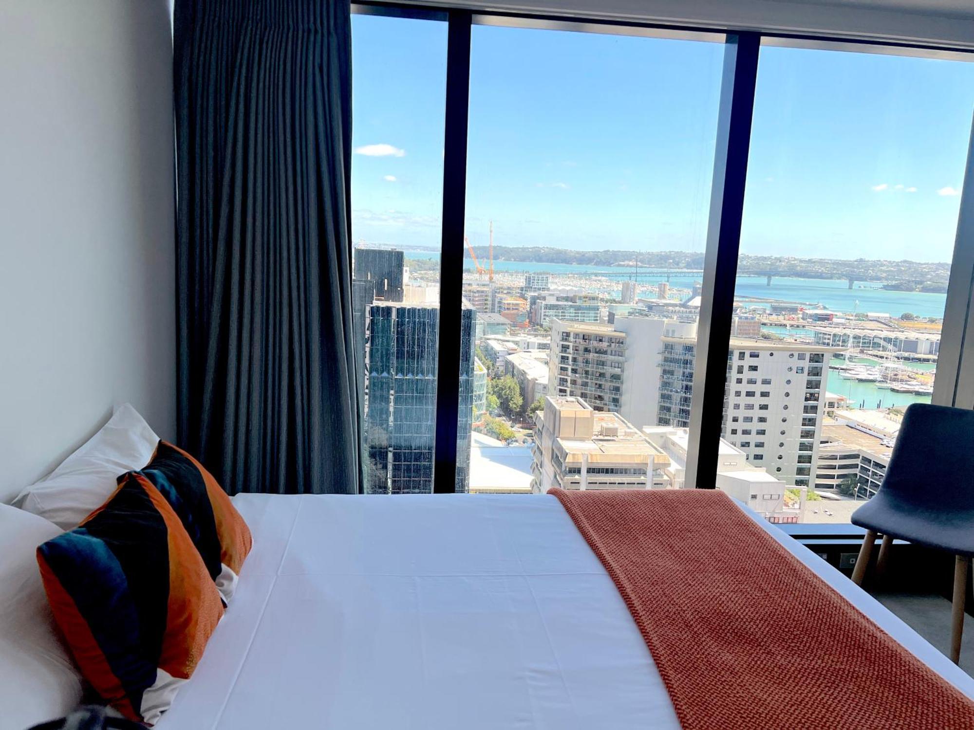 Magnificent Harbour View Skytower View Apartment In Cbd Auckland Exterior photo